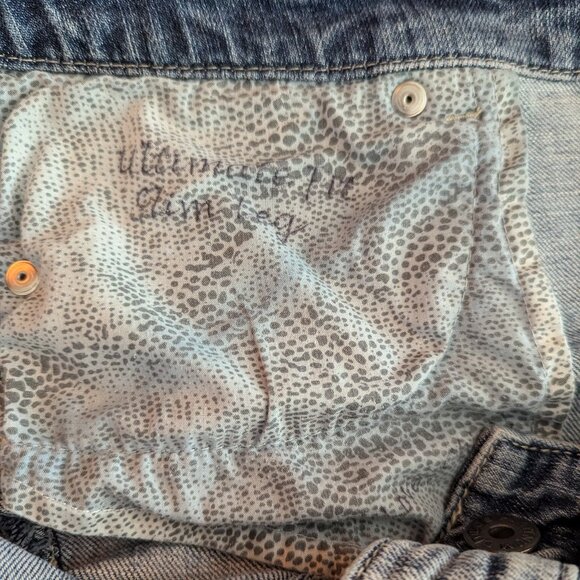 Chico's Ultimate Fit Slim Jeans, size 1.5 short - Picture 4 of 6